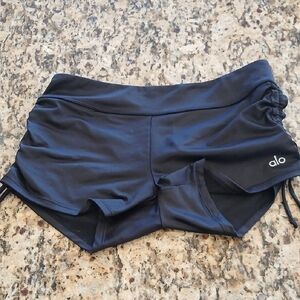 ALO Yoga Women's Dark Athletic Shorts